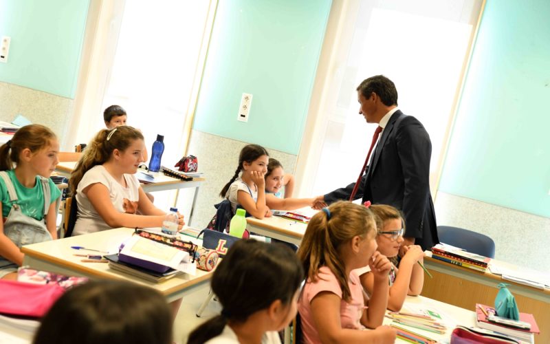 Ensino | Paulo Cunha garante gratuitidade de manuais escolares até ao 9.º ano a partir de 2019-2020
