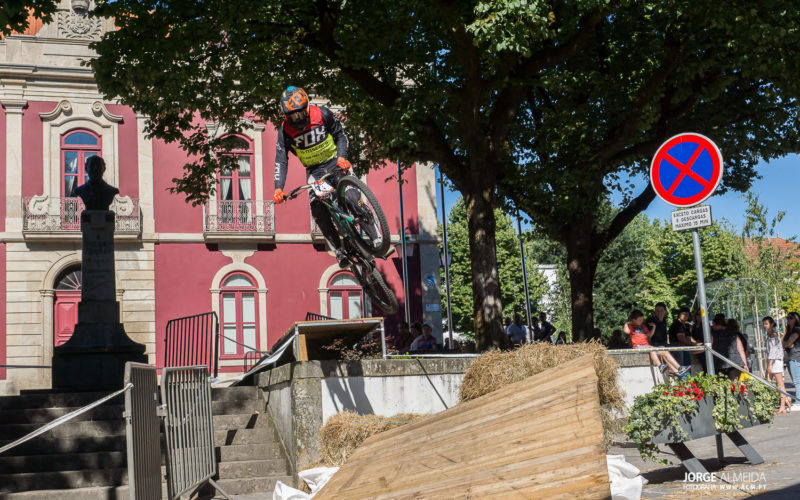 Cycling | Espetacularidade, chave do Downhill Urbano e Trial Bike de Paredes de Coura