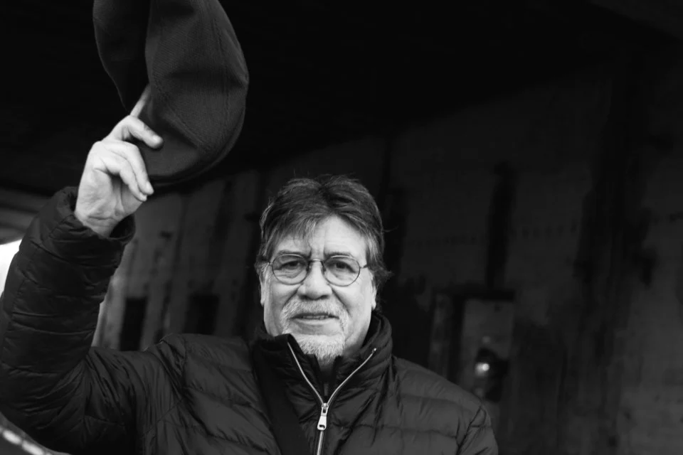 Luis Sepúlveda não resiste a dois meses de luta contra Covid
