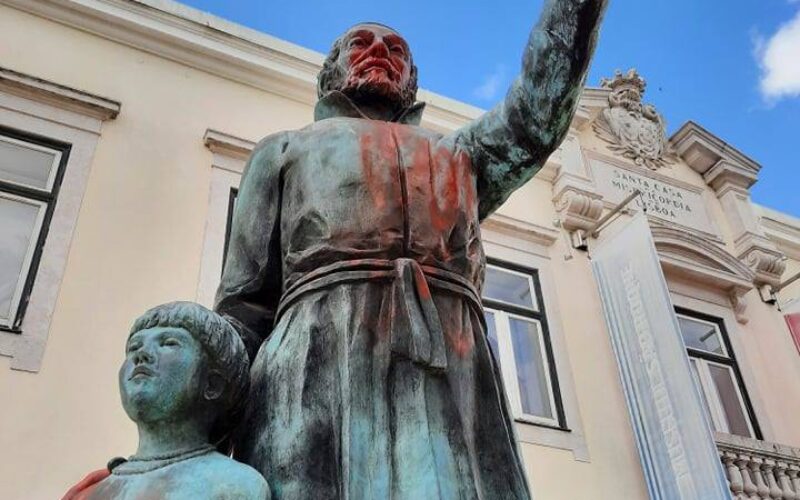 Indignação em torno da vandalização da estátua do Padre António Vieira