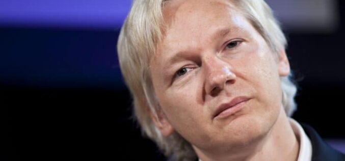 Liberdade | Amnistia Internacional exige que Estados Unidos retirem acusações contra Julian Assange