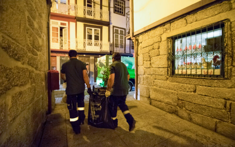 Resíduos | Sistema PAYT alarga-se ao centro histórico de Guimarães