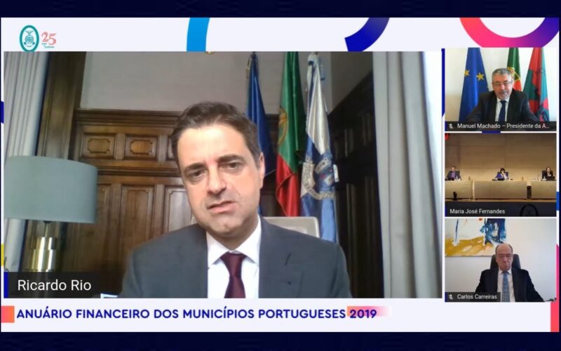 Finanças | Municípios portugueses com superavit de 902 milhões em 2019