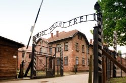 Auschwitz – nunca se deve esquecer a história
