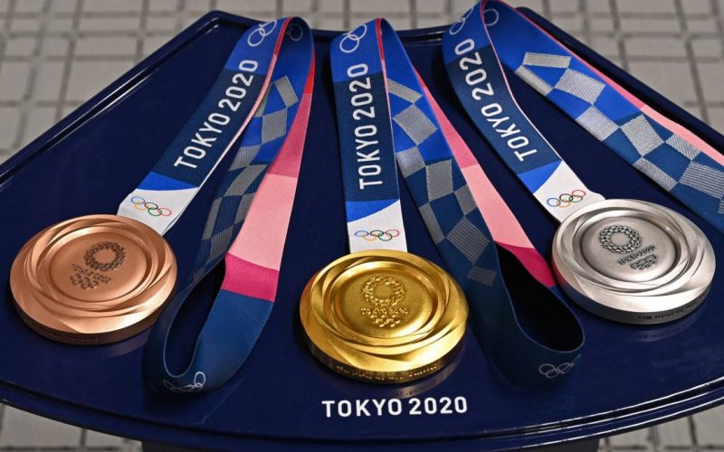 Regressar dos Jogos Olímpicos de Tóquio de medalha ao peito