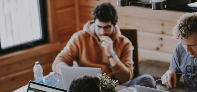 Governo afirma valorização do trabalho jovem e combate precariedade