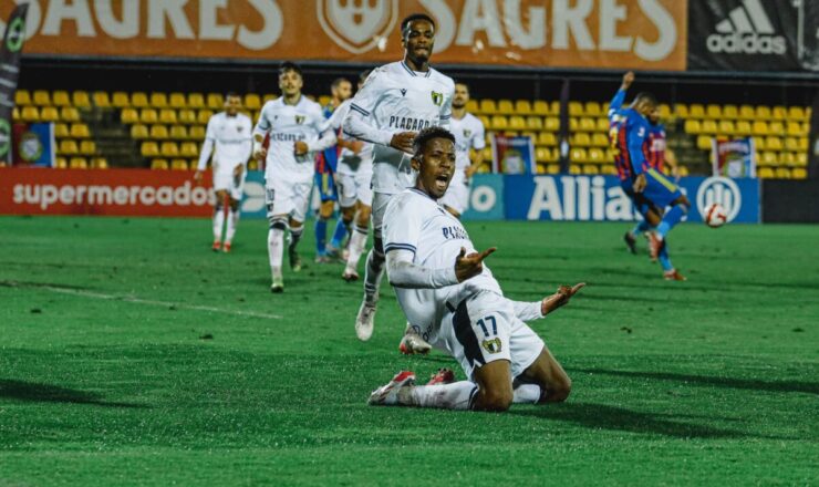 fc famalicão - jogador festeja golo 2022-2023 9274324 by fcf