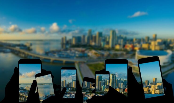 smartphones - technology - telemóveis - tecnologia - smart cities - cidades - projetar as cidades - pensar as cidades - forum - vila nova de famalicão - presente - futuro - iotech - inovação -